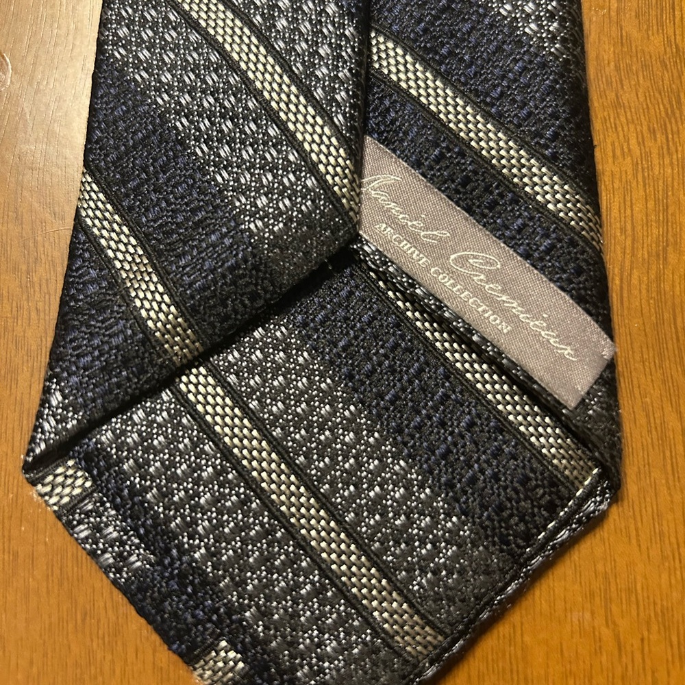 Elegant Navy Blue and Gray Striped Tie. - Picture 2 of 4